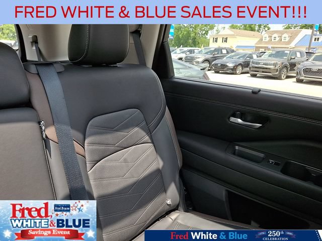 Used 2024 Nissan Pathfinder Platinum w/ Cargo Package AWD/4WD image 20
