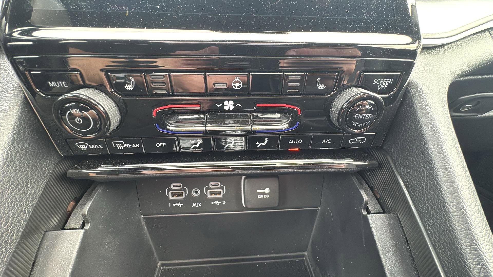 Used 2025 Jeep Grand Cherokee L Limited image 28