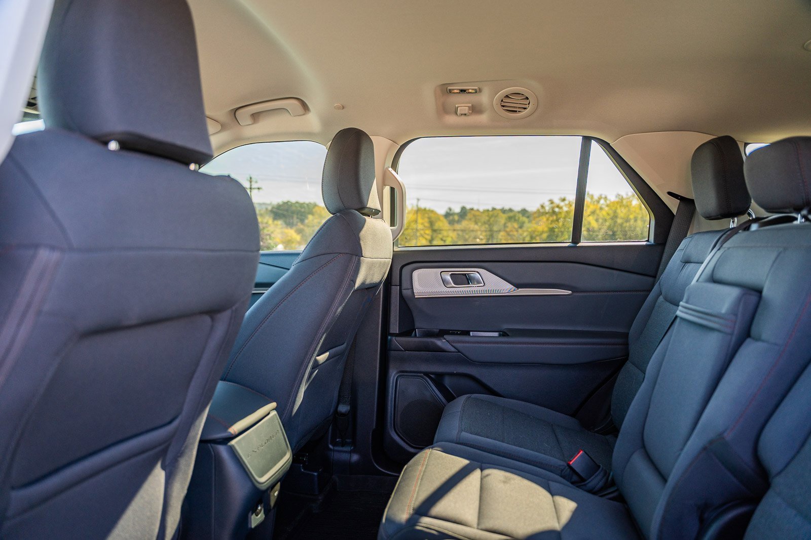 Certified 2025 Ford Explorer Active image 18