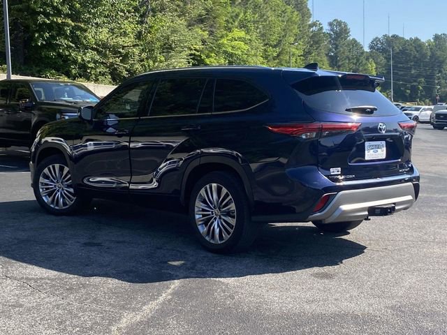 Used 2023 Toyota Highlander Platinum FWD image 3