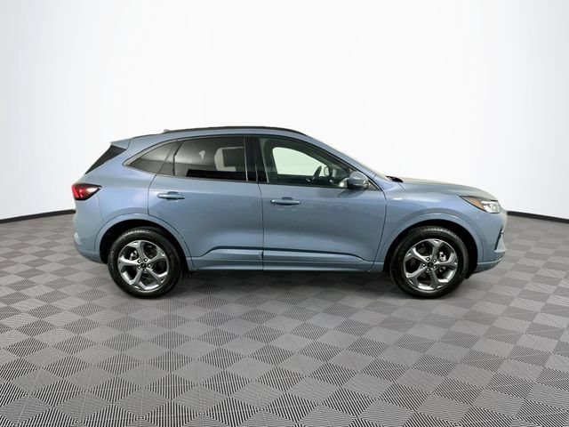 Certified 2023 Ford Escape ST-Line Select AWD/4WD image 13