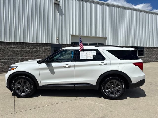 Certified 2023 Ford Explorer XLT w/ Equipment Group 202A AWD/4WD image 9