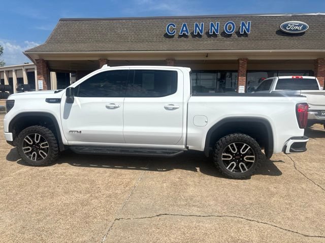 Used 2025 GMC Sierra 1500 AT4 w/ Technology Package AWD/4WD image 3
