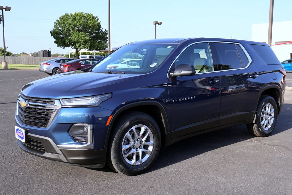 Used 2022 Chevrolet Traverse LS AWD/4WD image 9