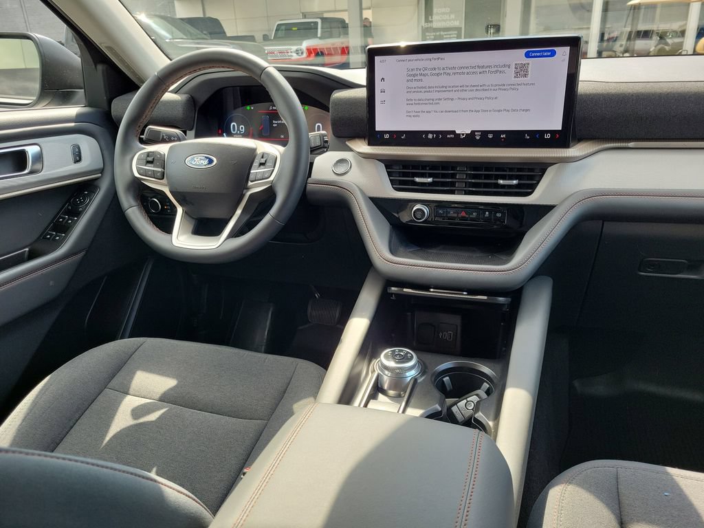 Certified 2025 Ford Explorer Active RWD image 13