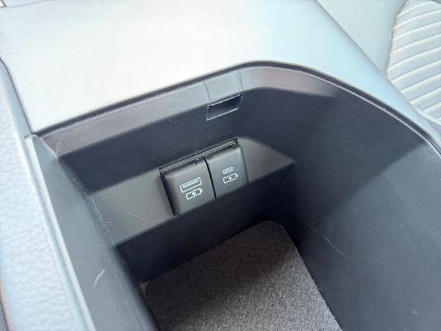 Used 2023 Toyota Camry SE w/ Convenience Package FWD image 23