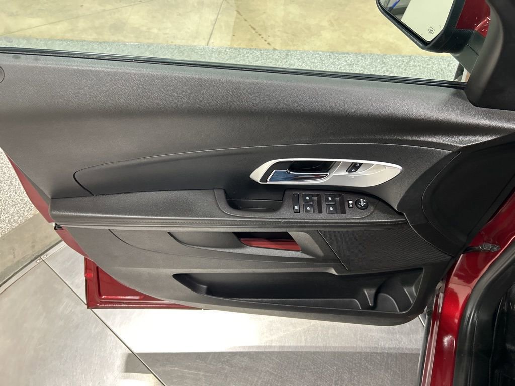 Used 2017 Chevrolet Equinox LT w/ Convenience Package image 12