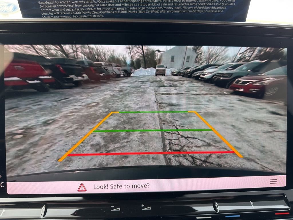 Used 2024 Volkswagen Atlas SE image 25