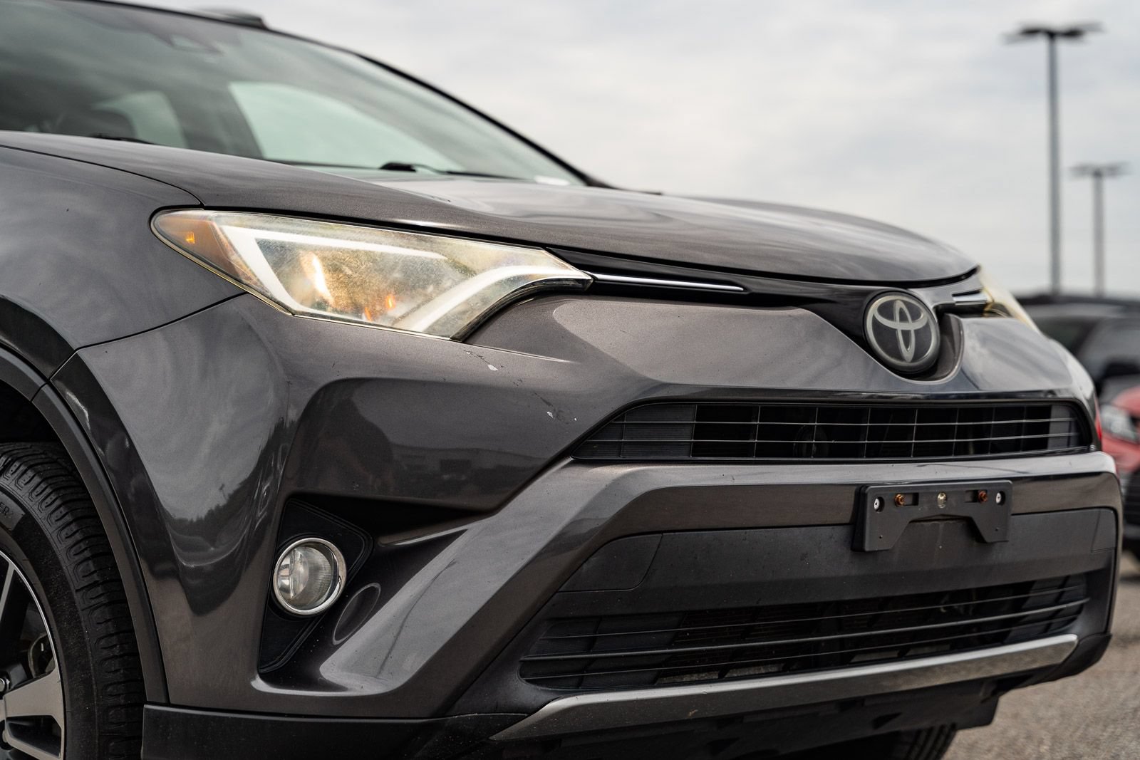 Used 2018 Toyota RAV4 XLE w/ Plus Extra Value Package FWD image 10