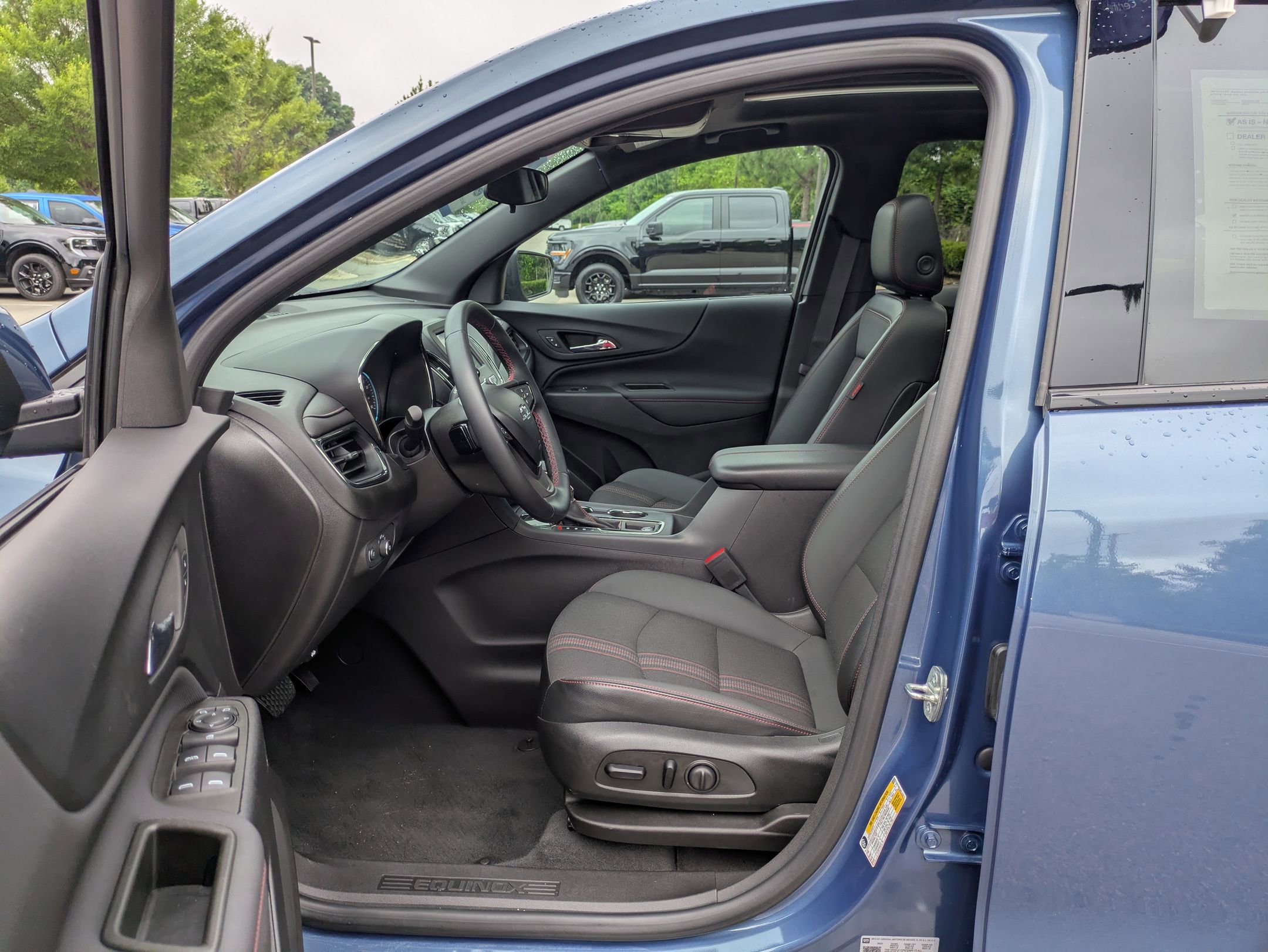 Used 2024 Chevrolet Equinox RS FWD image 12