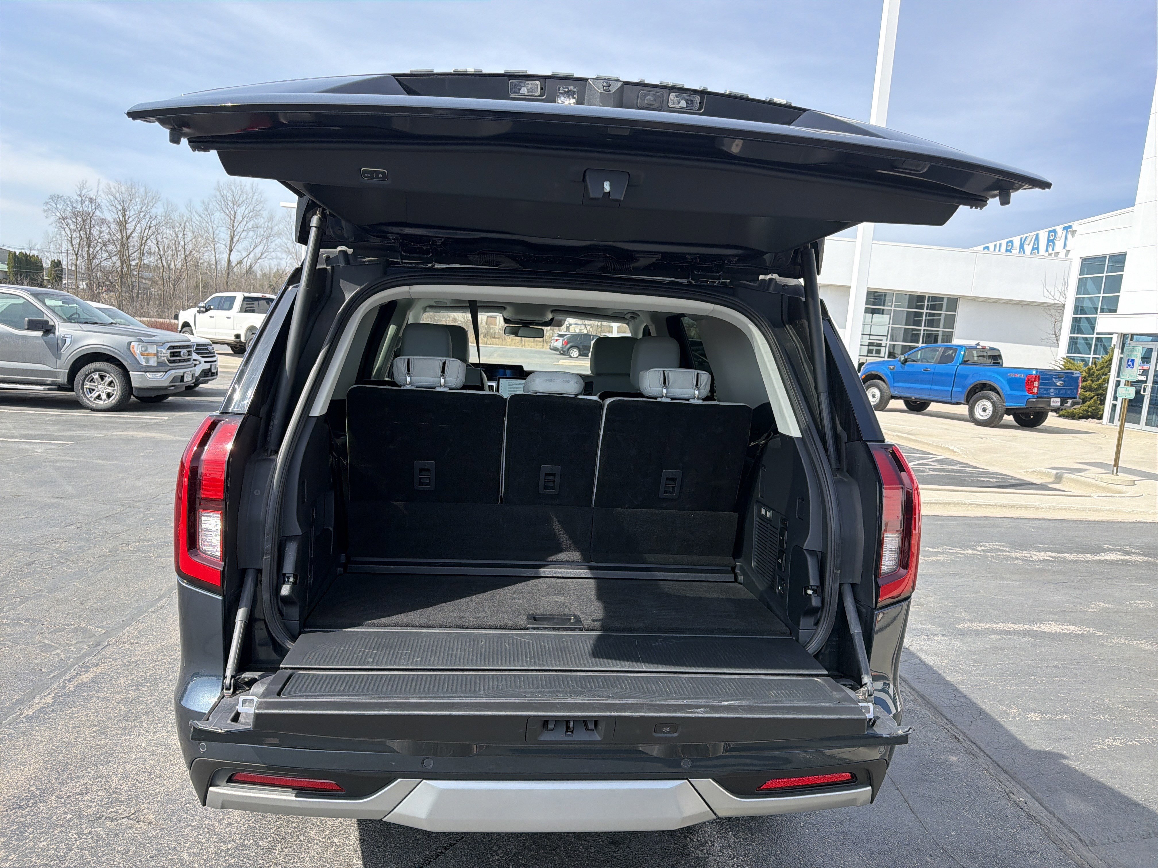 Certified 2025 Ford Expedition Platinum w/ Driver's Package image 20