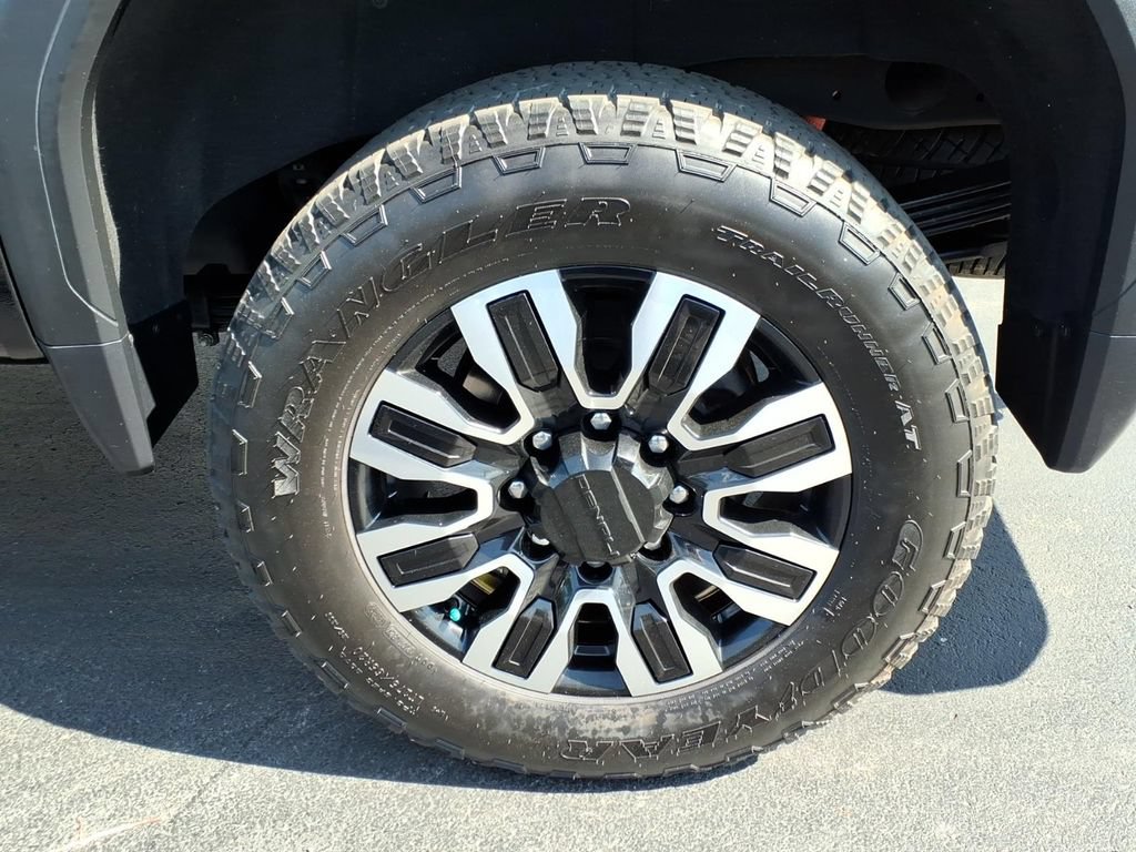 Used 2025 GMC Sierra 2500 Denali Ultimate AWD/4WD image 7