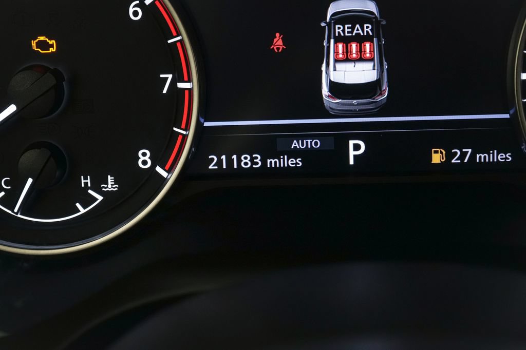 Used 2023 Nissan Rogue SV AWD/4WD image 17