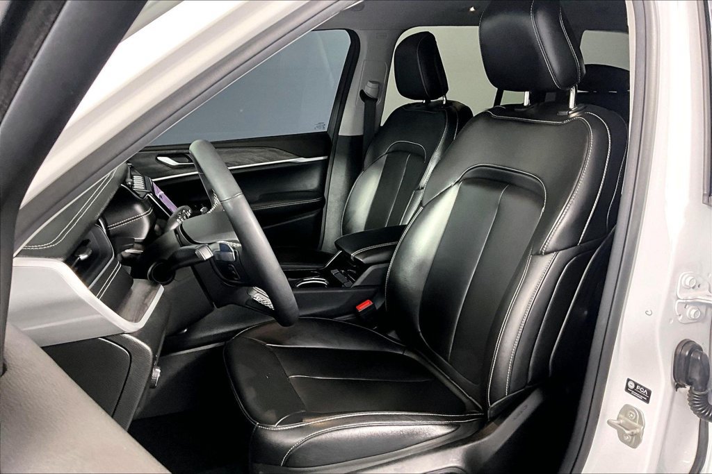 Used 2023 Jeep Grand Cherokee Limited RWD image 25