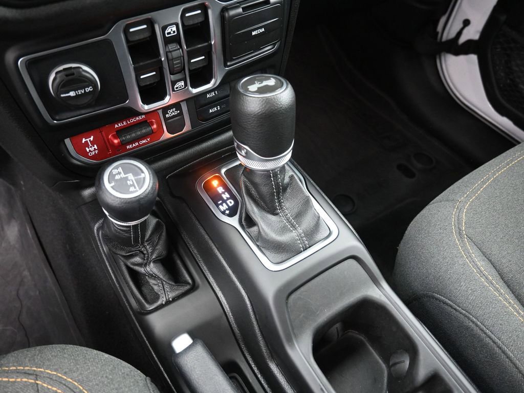 Used 2025 Jeep Wrangler Unlimited Sport AWD/4WD image 32