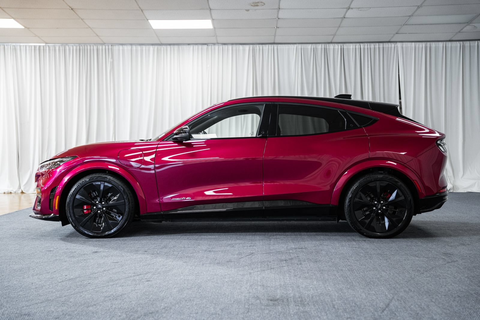 Certified 2025 Ford Mustang Mach-E GT AWD/4WD image 4