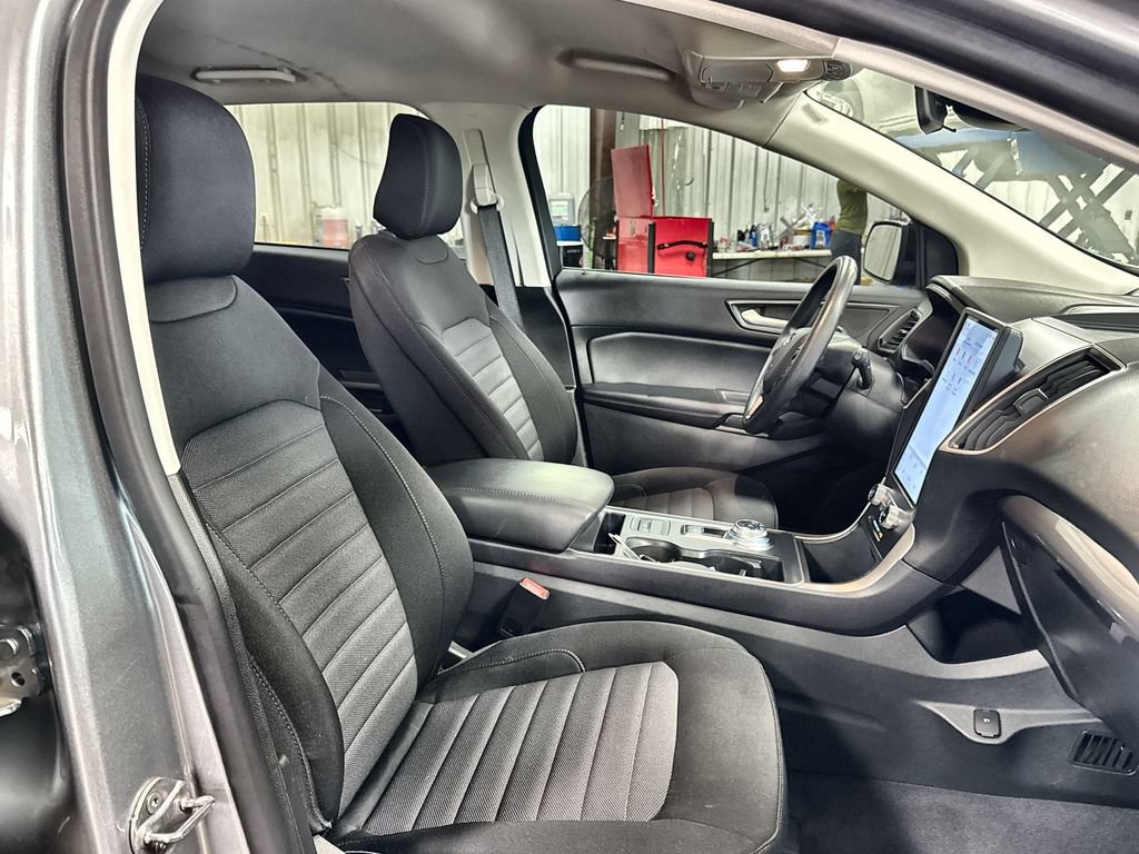 Certified 2024 Ford Edge SE w/ Black Appearance Package AWD/4WD image 30