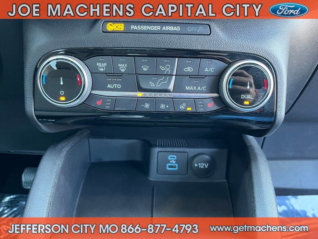 Certified 2022 Ford Escape SE w/ SE Sport Appearance Package image 15