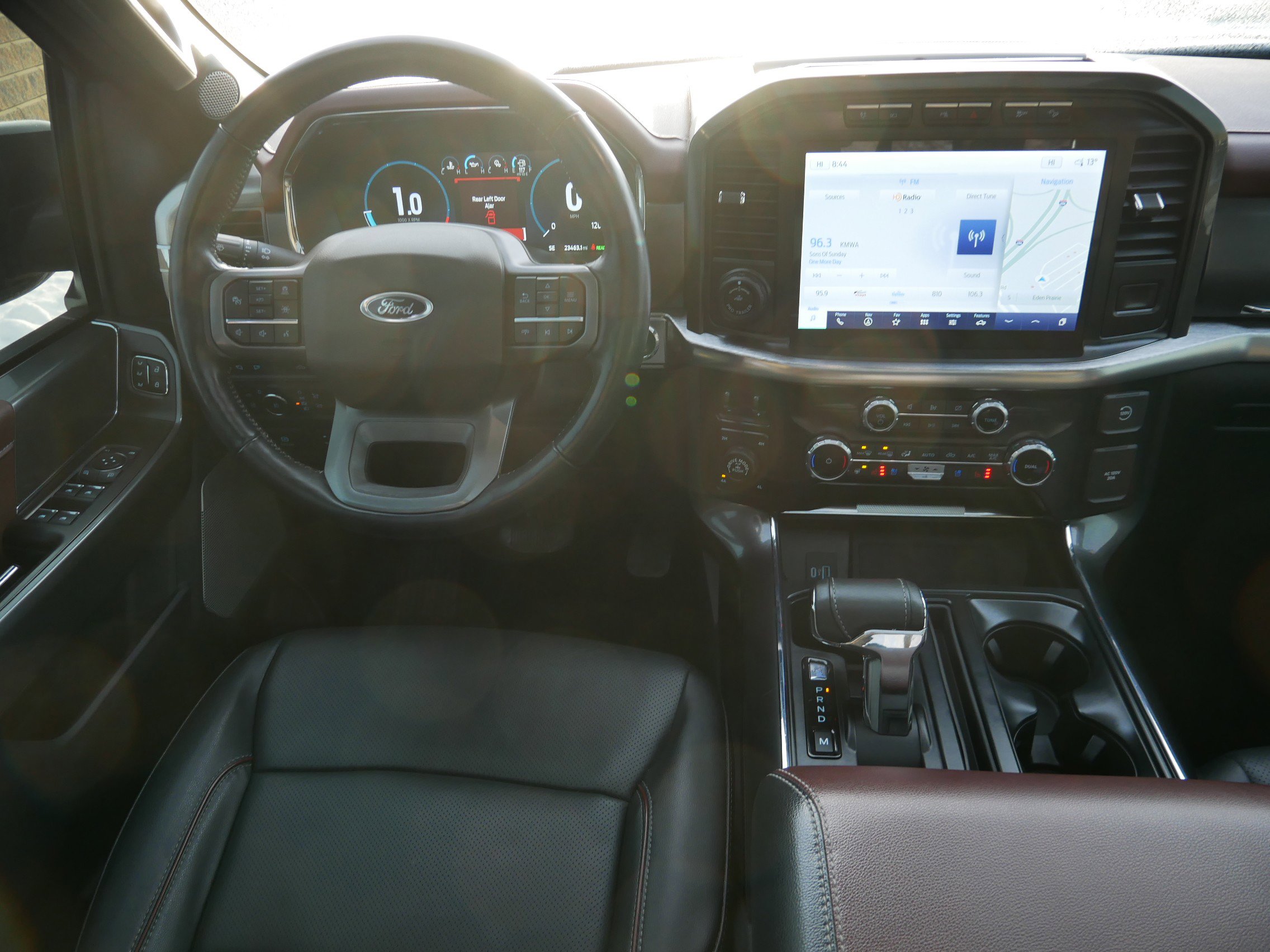 Certified 2022 Ford F150 Lariat w/ Equipment Group 502A High image 17