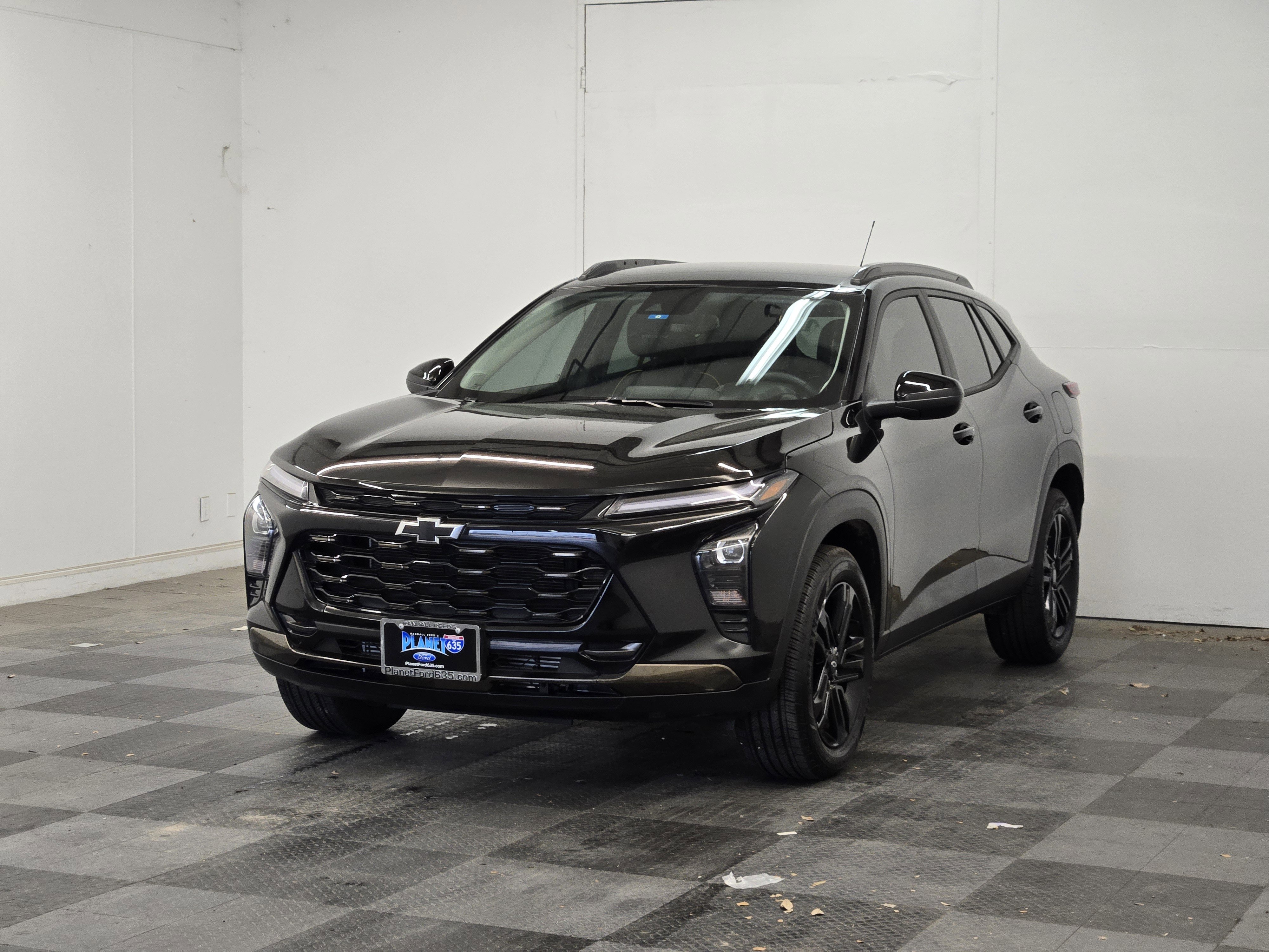 Used 2025 Chevrolet Trax ACTIV FWD image 4
