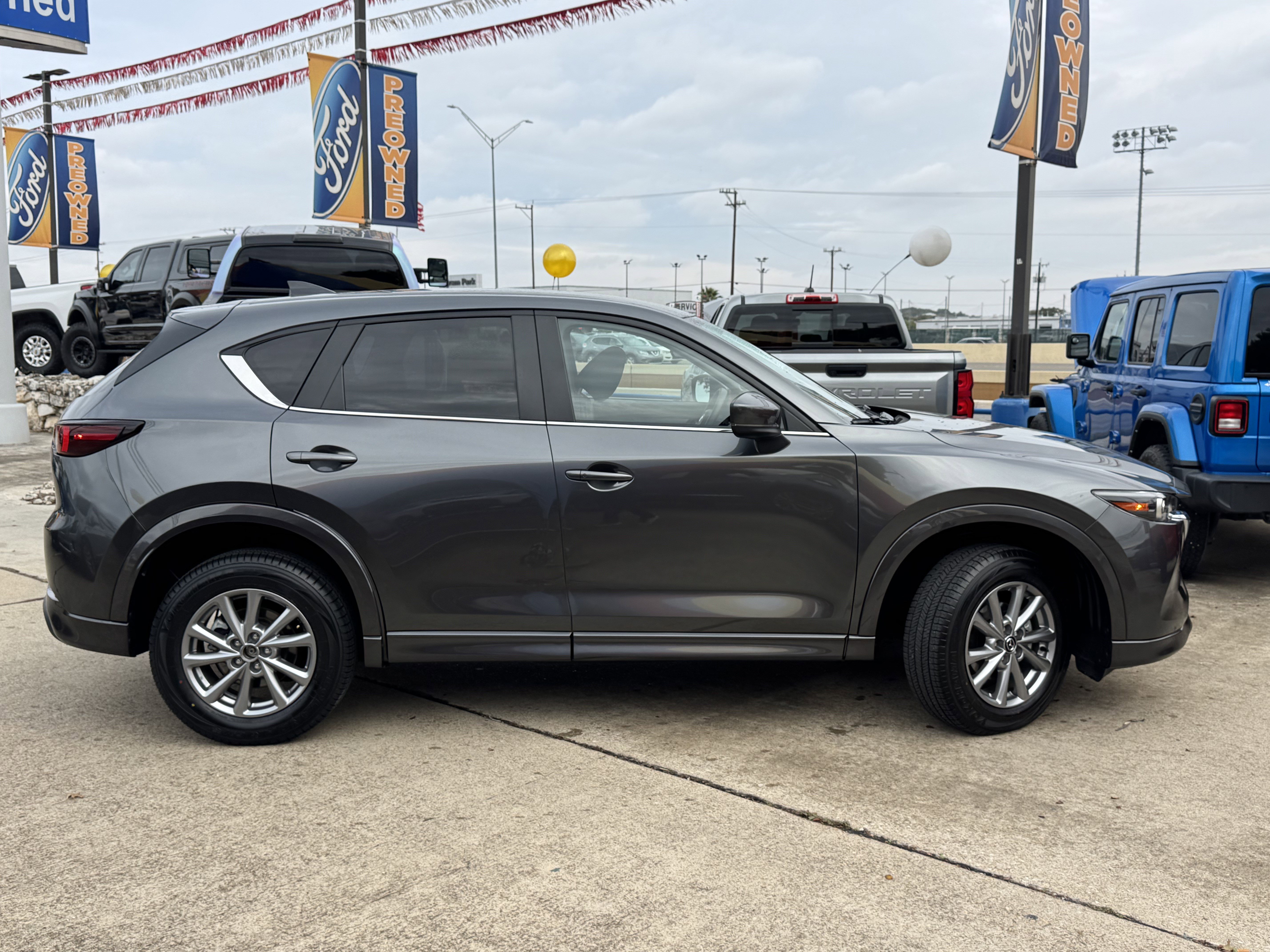 Used 2025 MAZDA CX-5 AWD 2.5 S w/ Select Package image 4
