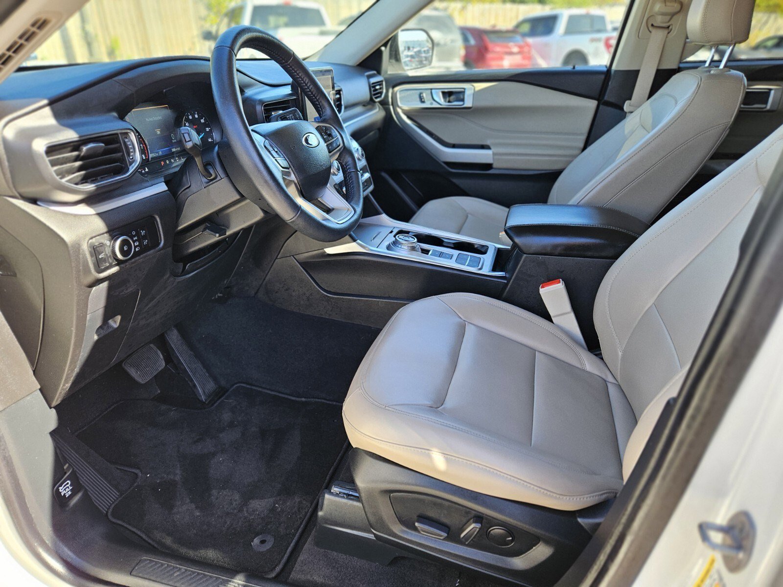 Certified 2023 Ford Explorer XLT w/ Equipment Group 202A image 19