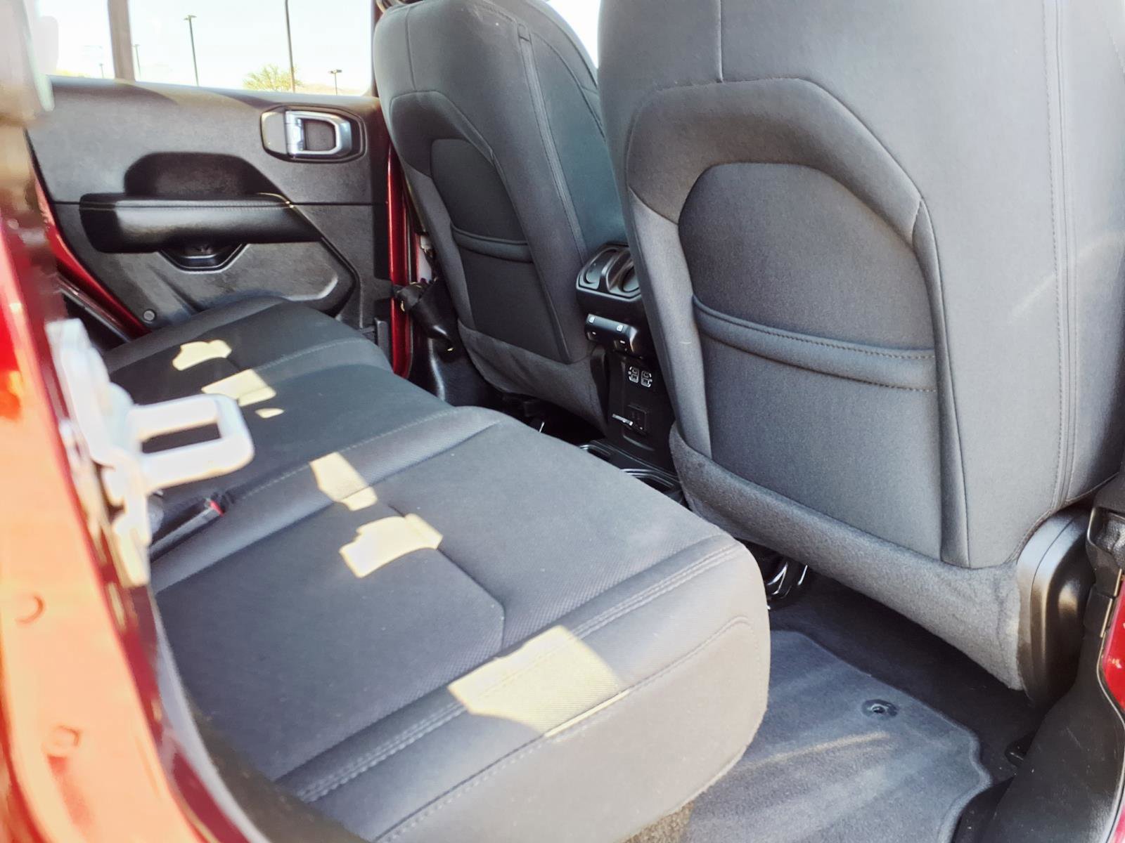 Used 2022 Jeep Gladiator Overland image 13