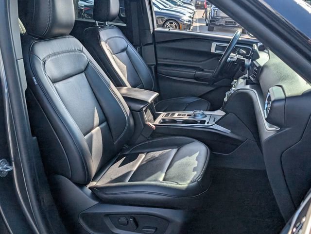 Certified 2020 Ford Explorer XLT w/ Equipment Group 202A image 14