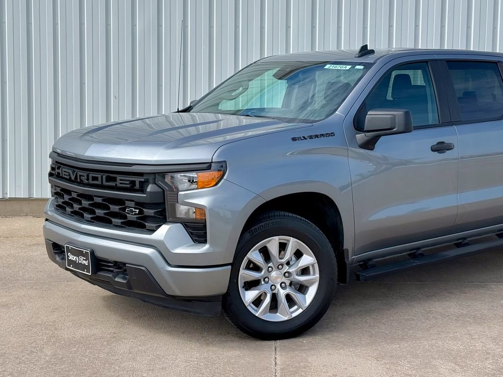 Used 2023 Chevrolet Silverado 1500 Custom w/ LPO, Dark Essentials Package AWD/4WD image 2