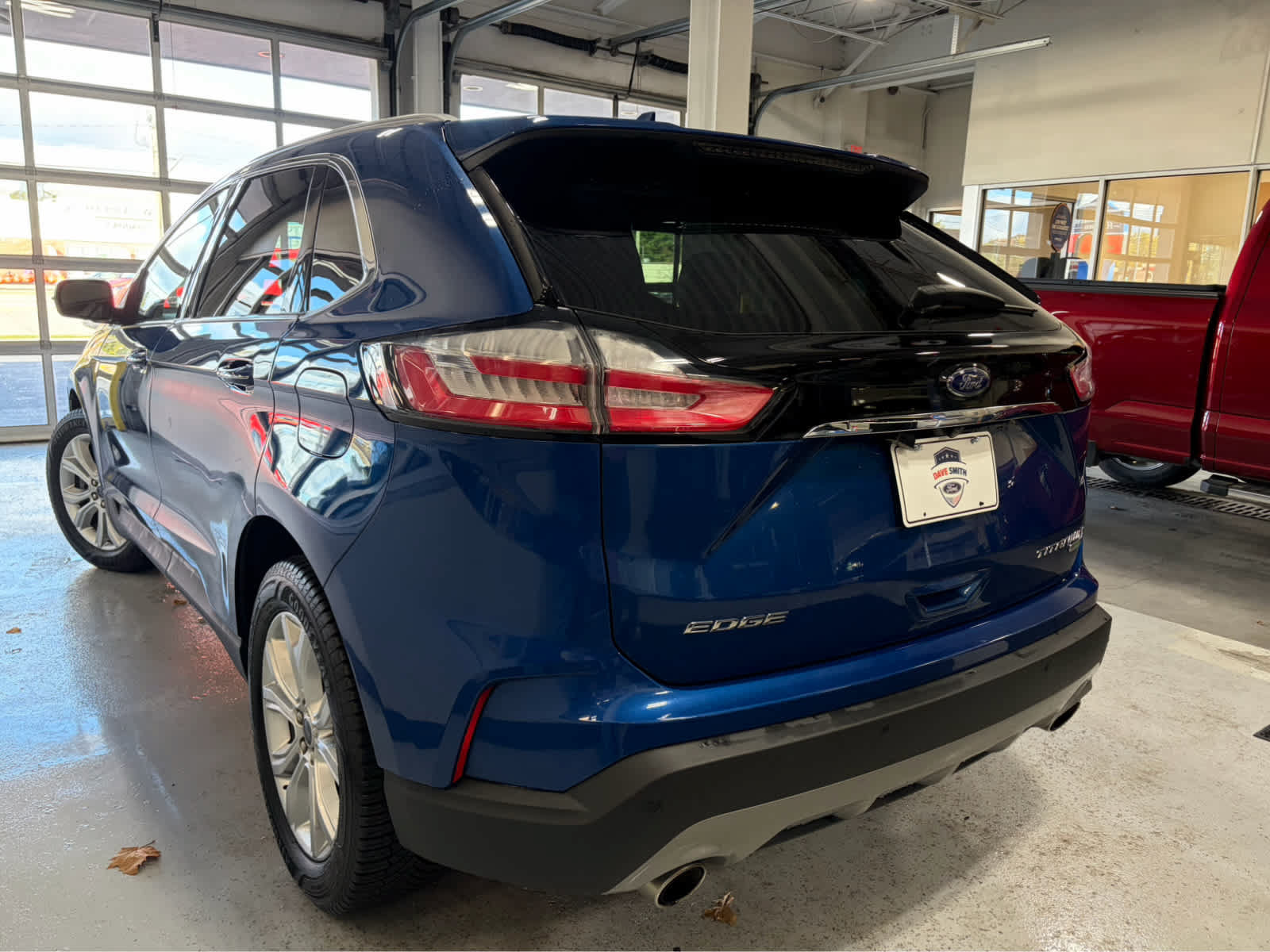 Certified 2020 Ford Edge Titanium AWD/4WD image 4