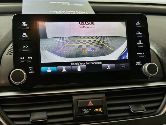 Used 2018 Honda Accord Touring image 17