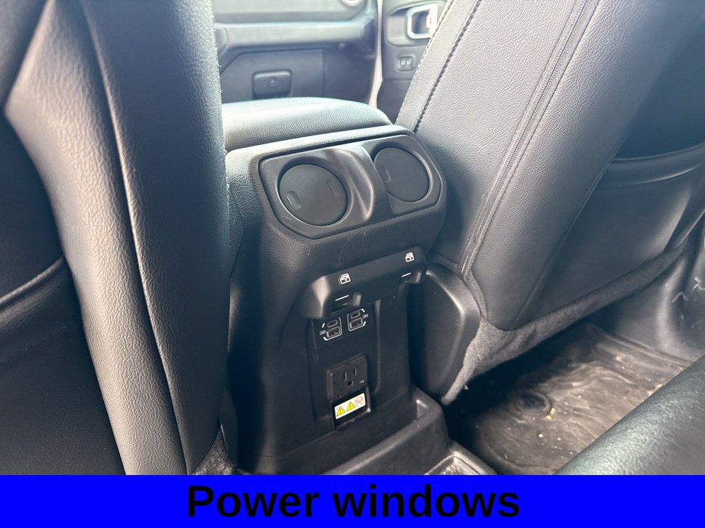 Used 2022 Jeep Wrangler Unlimited Sahara AWD/4WD image 7