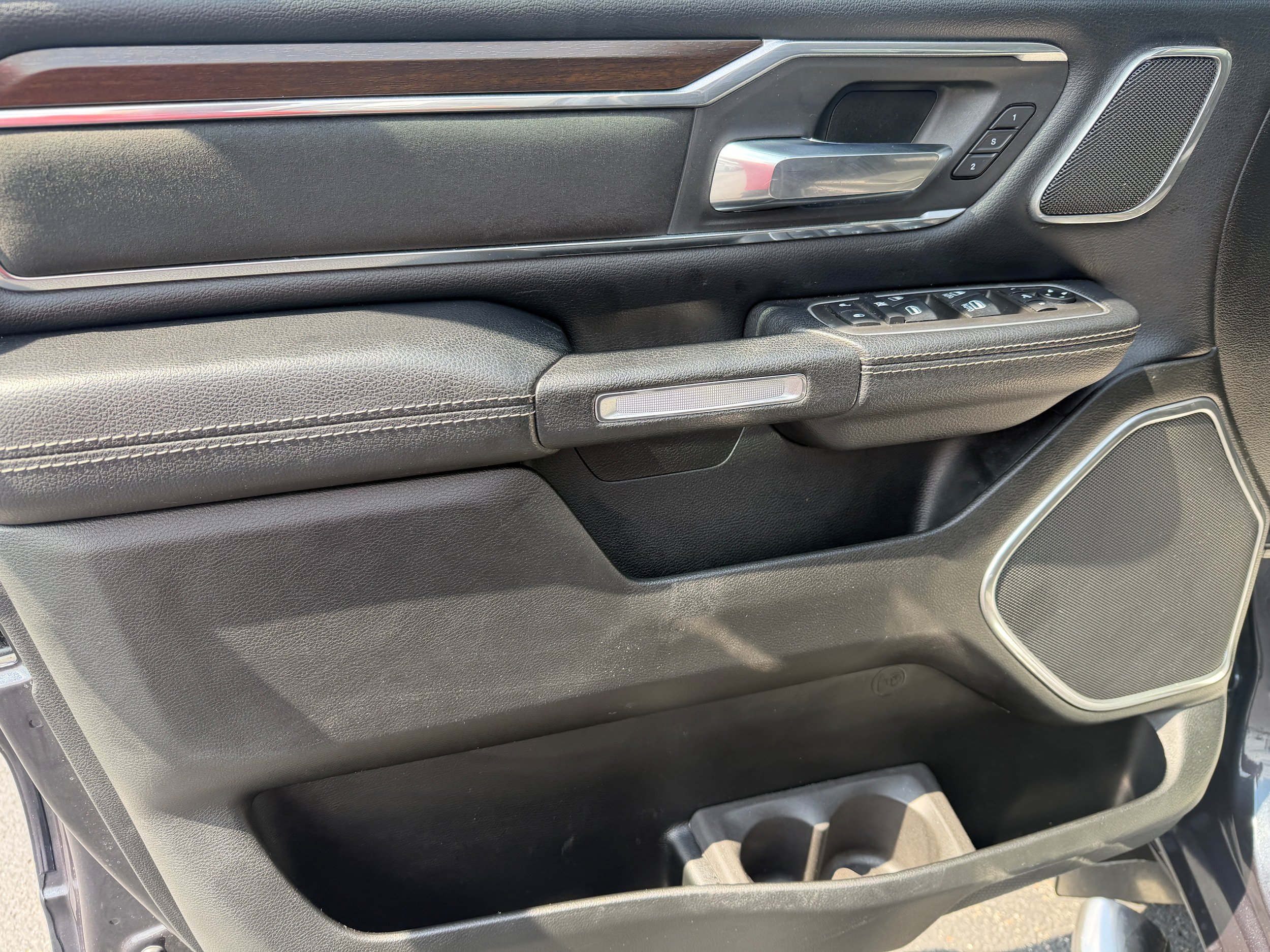 Used 2021 RAM 1500 Laramie AWD/4WD image 23