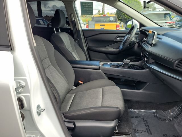 Used 2024 Nissan Rogue SV image 16