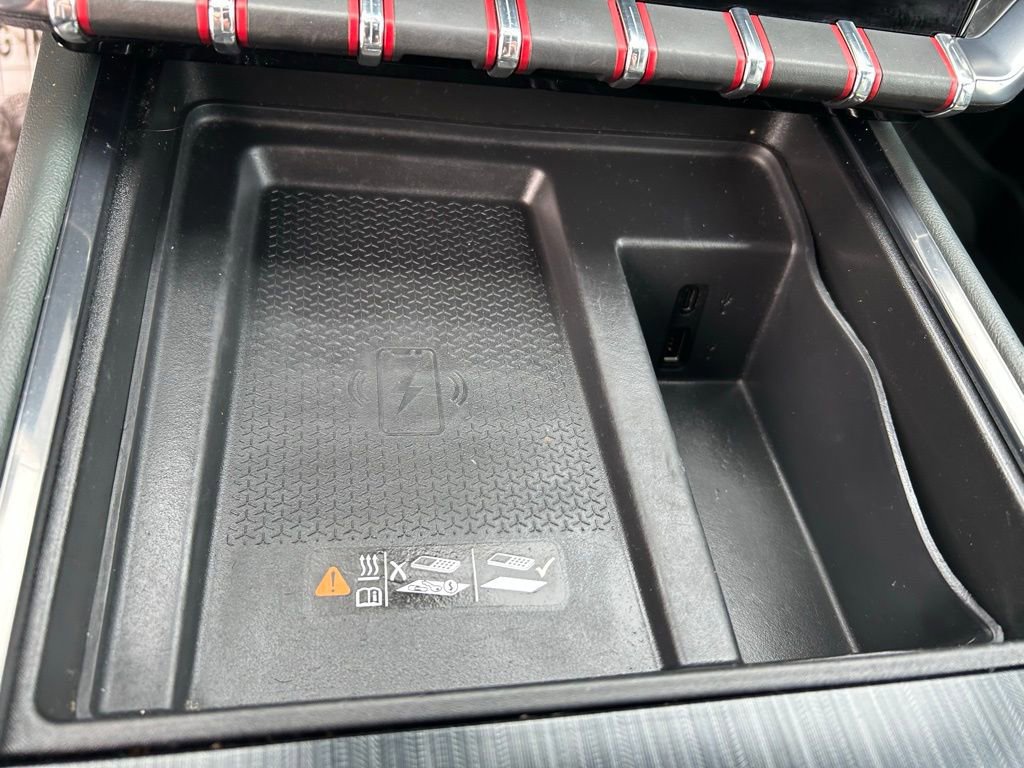 Used 2024 GMC Acadia AT4 w/ Luxury Package image 30