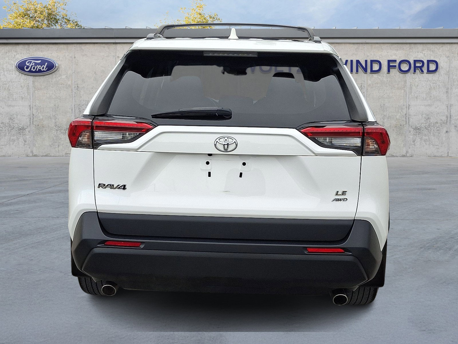 Used 2020 Toyota RAV4 LE w/ Carpet Mat Package image 3