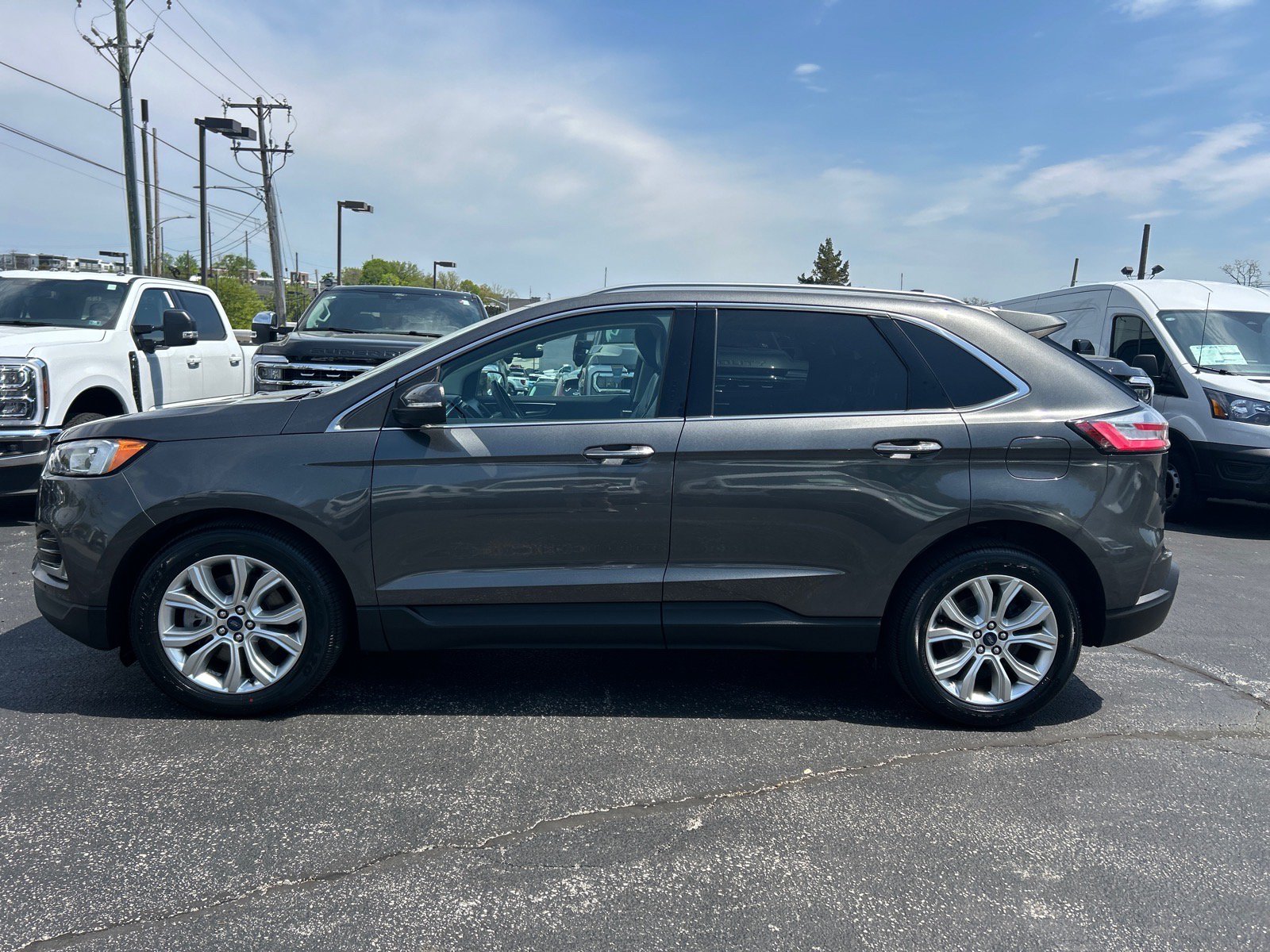 Certified 2020 Ford Edge Titanium AWD/4WD image 4