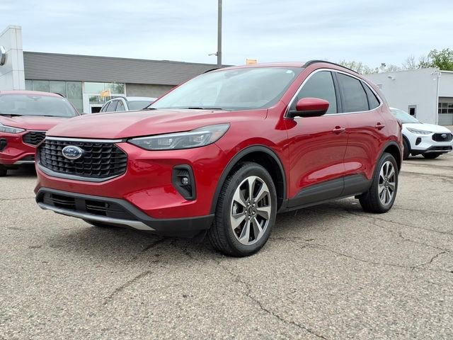 Certified 2024 Ford Escape Platinum AWD/4WD image 3