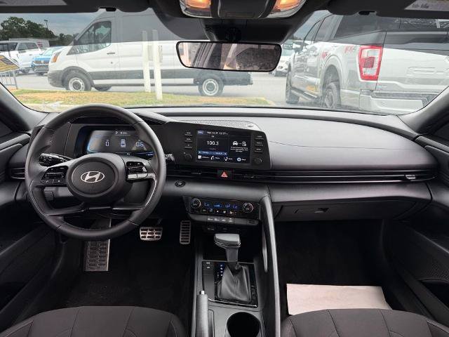 Used 2025 Hyundai Elantra Sport FWD image 14