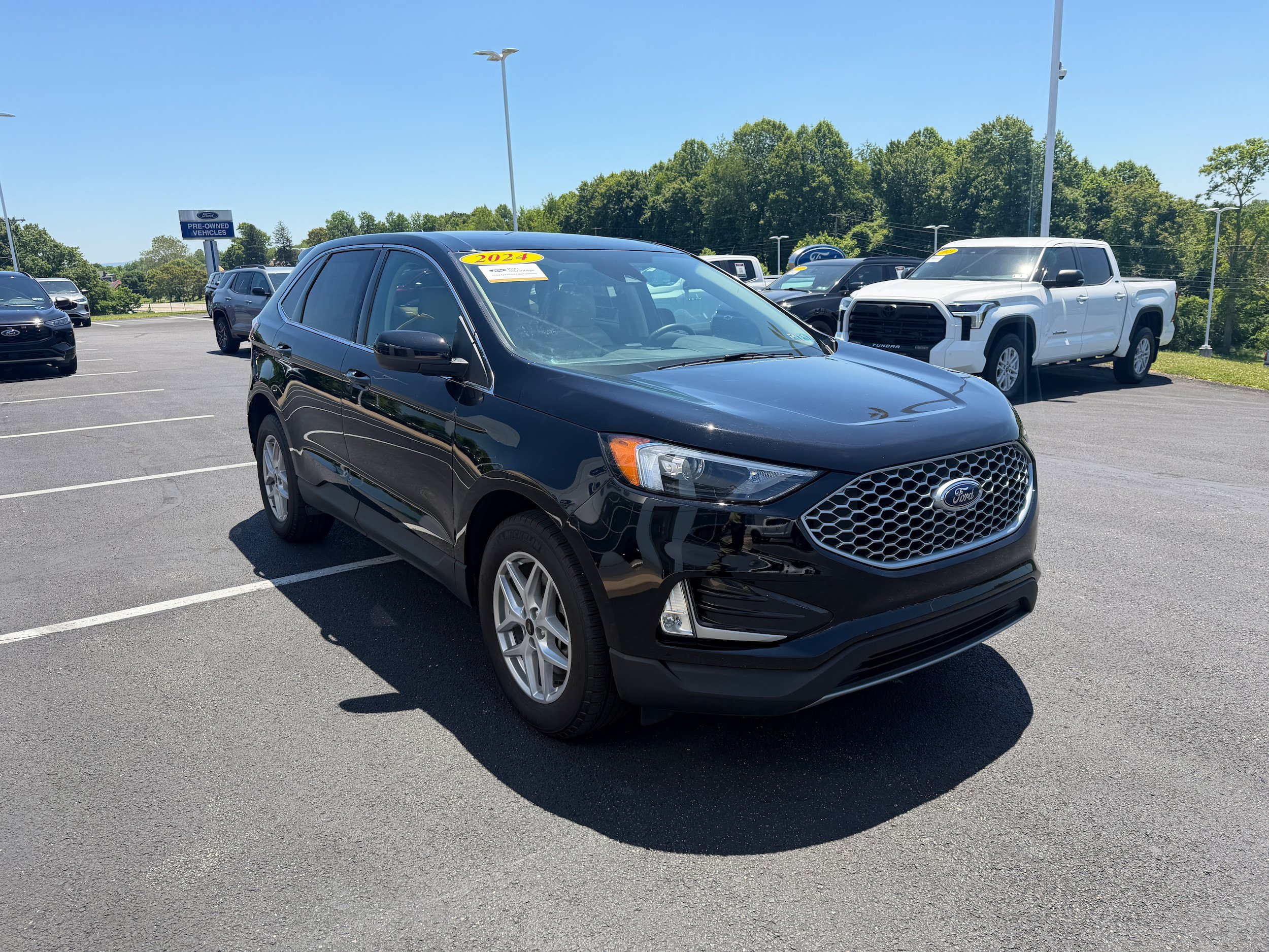 Certified 2024 Ford Edge SEL w/ Convenience Package AWD/4WD image 4