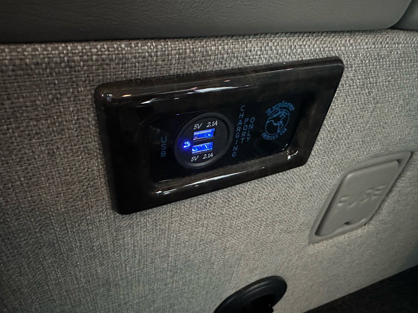 Used 2020 Chevrolet Express 2500 w/ Enhanced Convenience Package RWD image 48