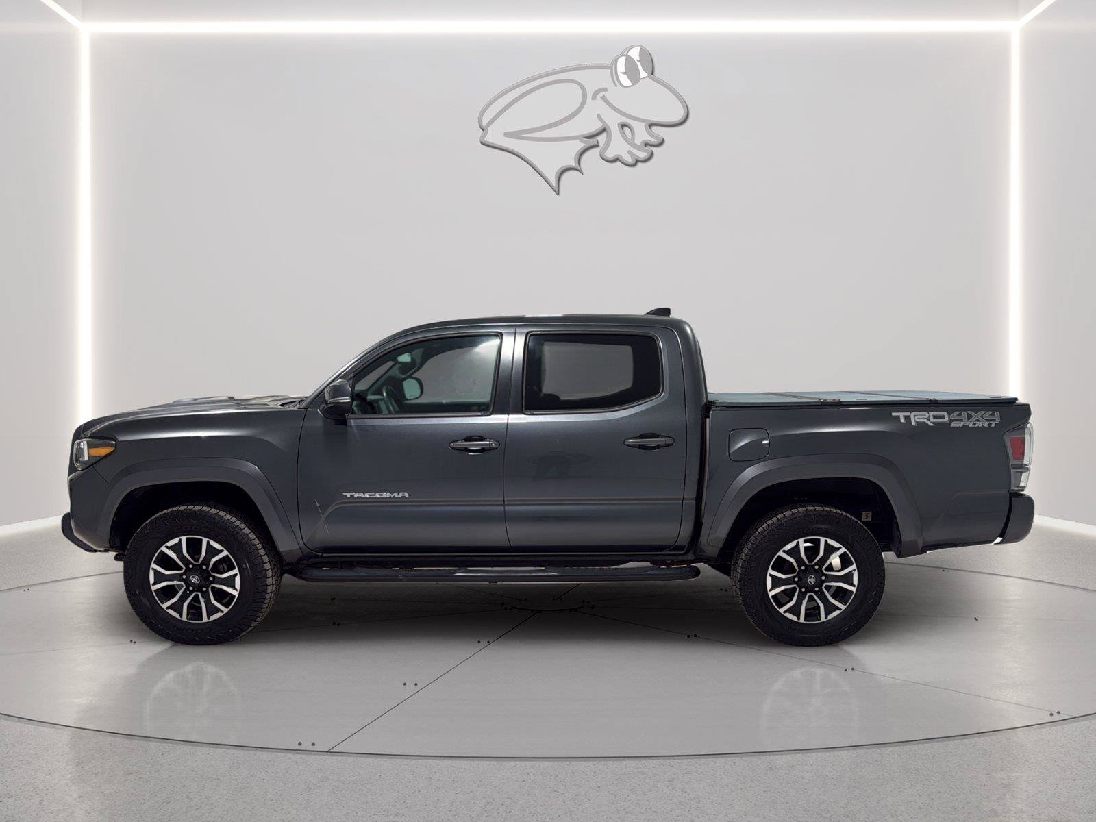 Used 2021 Toyota Tacoma TRD Sport w/ Technology Package AWD/4WD image 2