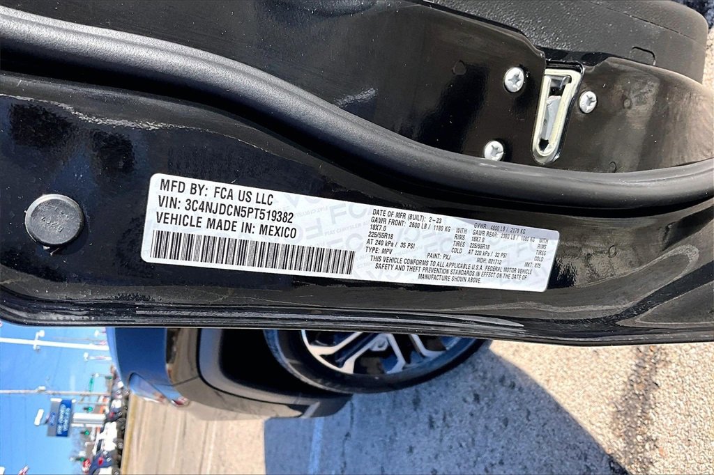 Used 2023 Jeep Compass Limited image 35