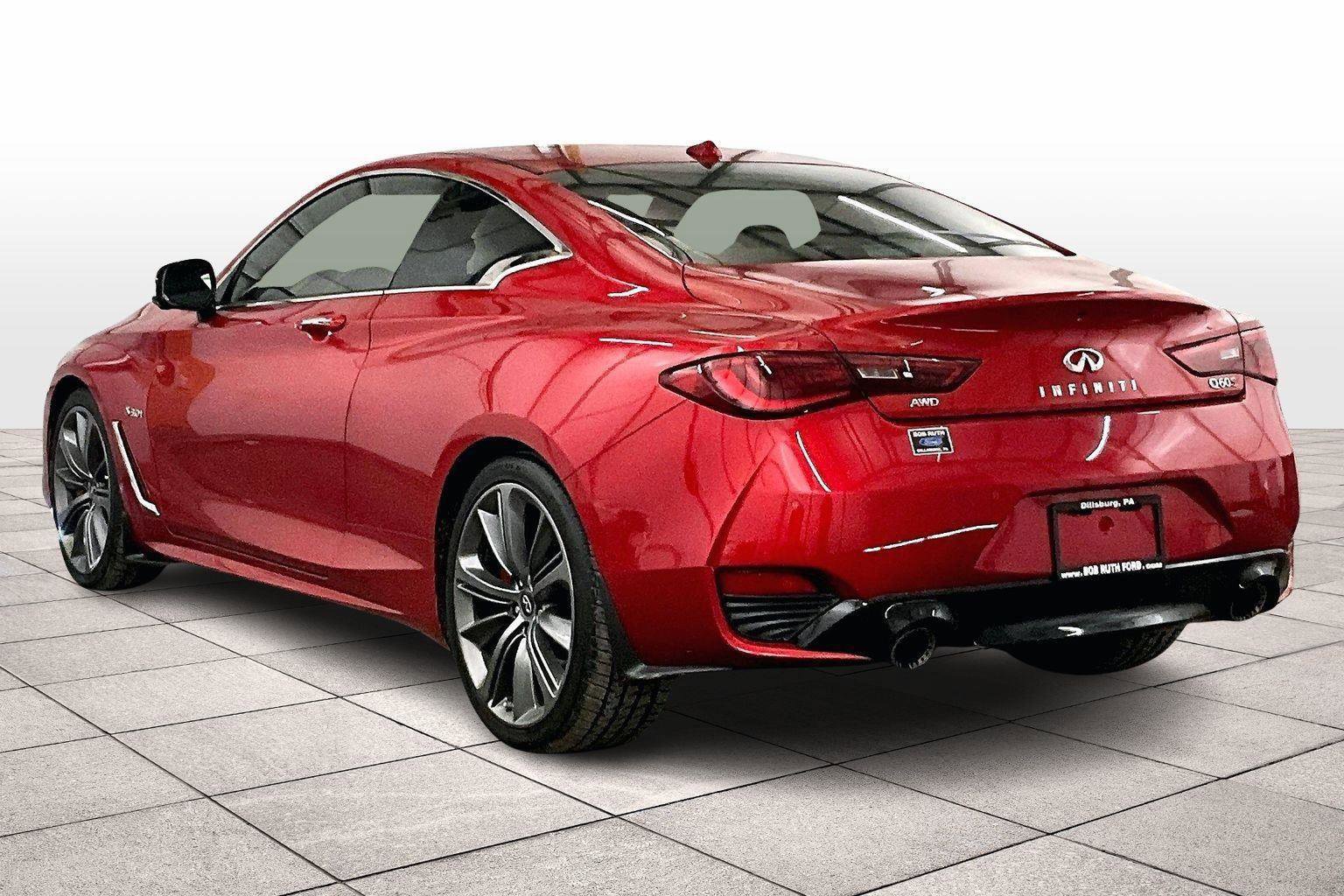Used 2018 INFINITI Q60 Red Sport 400 w/ Pro Active Package image 4