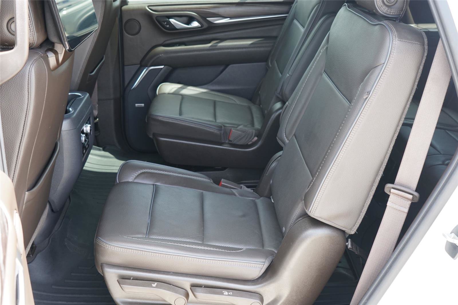 Used 2021 GMC Yukon Denali w/ Denali Ultimate Package AWD/4WD image 23