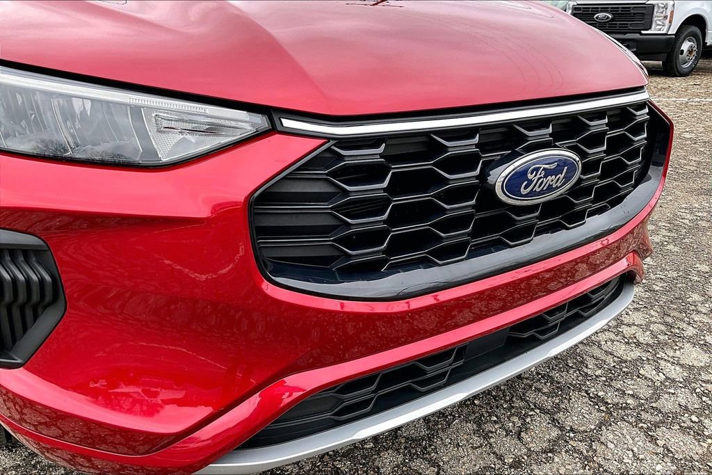 Certified 2023 Ford Escape ST-Line w/ Tech Pack #1 image 28