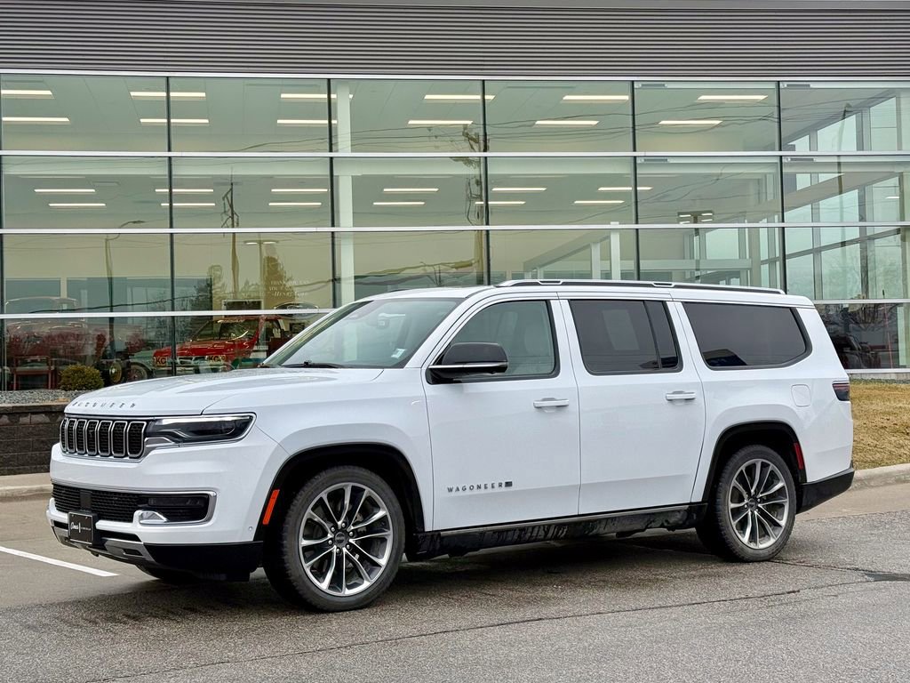 Used 2023 Jeep Wagoneer L Series III w/ Premium Group I image 7