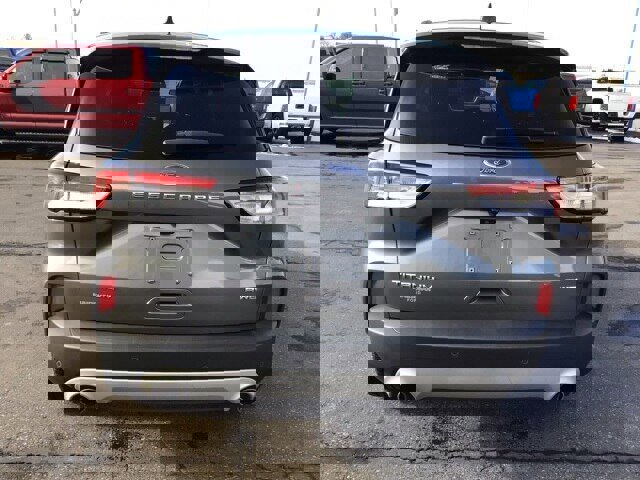 Certified 2022 Ford Escape Titanium image 4