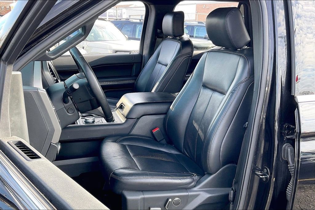 Certified 2019 Ford Expedition XLT w/ Equipment Group 202A image 22
