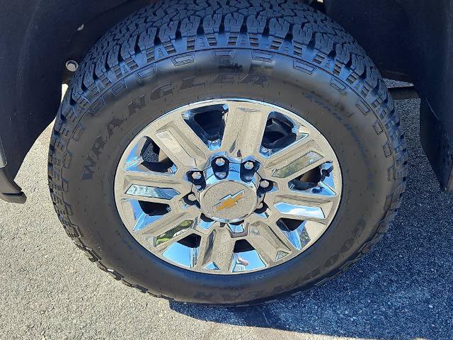 Used 2024 Chevrolet Silverado 2500 High Country w/ High Country Premium Package AWD/4WD image 35